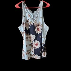 SHEIN Curve Floral V-Neck Top